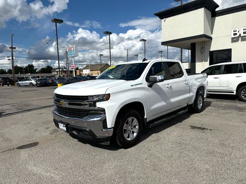 Used 2019 Chevrolet Silverado 1500 LT w/ Convenience Package image 2