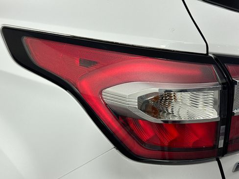 Used 2017 Ford Escape SE image 47