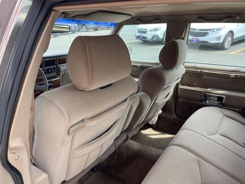 Used 1989 Lincoln Town Car Signature image 28