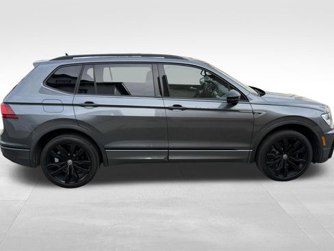Used 2021 Volkswagen Tiguan SE R-Line image 4