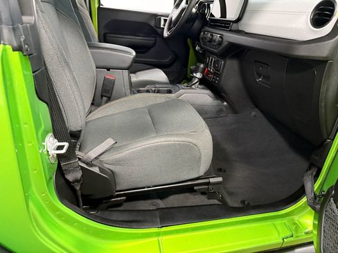 Used 2025 Jeep Wrangler Willys image 58