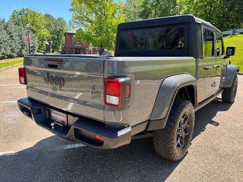 Used 2022 Jeep Gladiator Sport AWD/4WD image 36