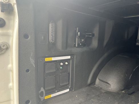 Used 2023 Ford F150 Limited image 9