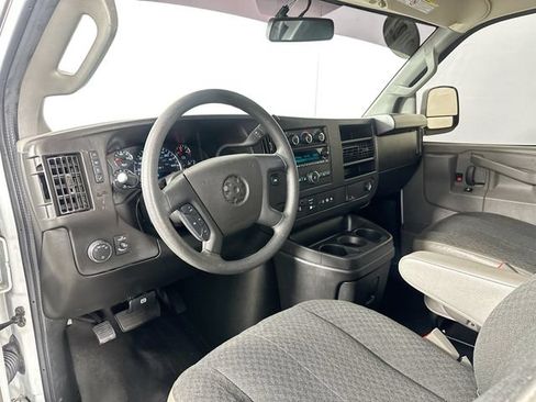 Used 2022 GMC Savana 2500 w/ Driver Convenience Package RWD image 18