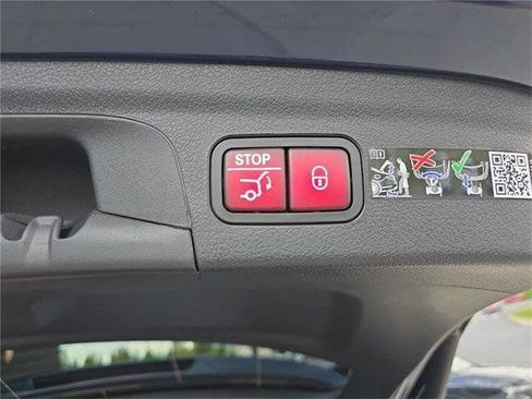 Certified 2026 Mercedes-Benz GLE 450 4MATIC image 7
