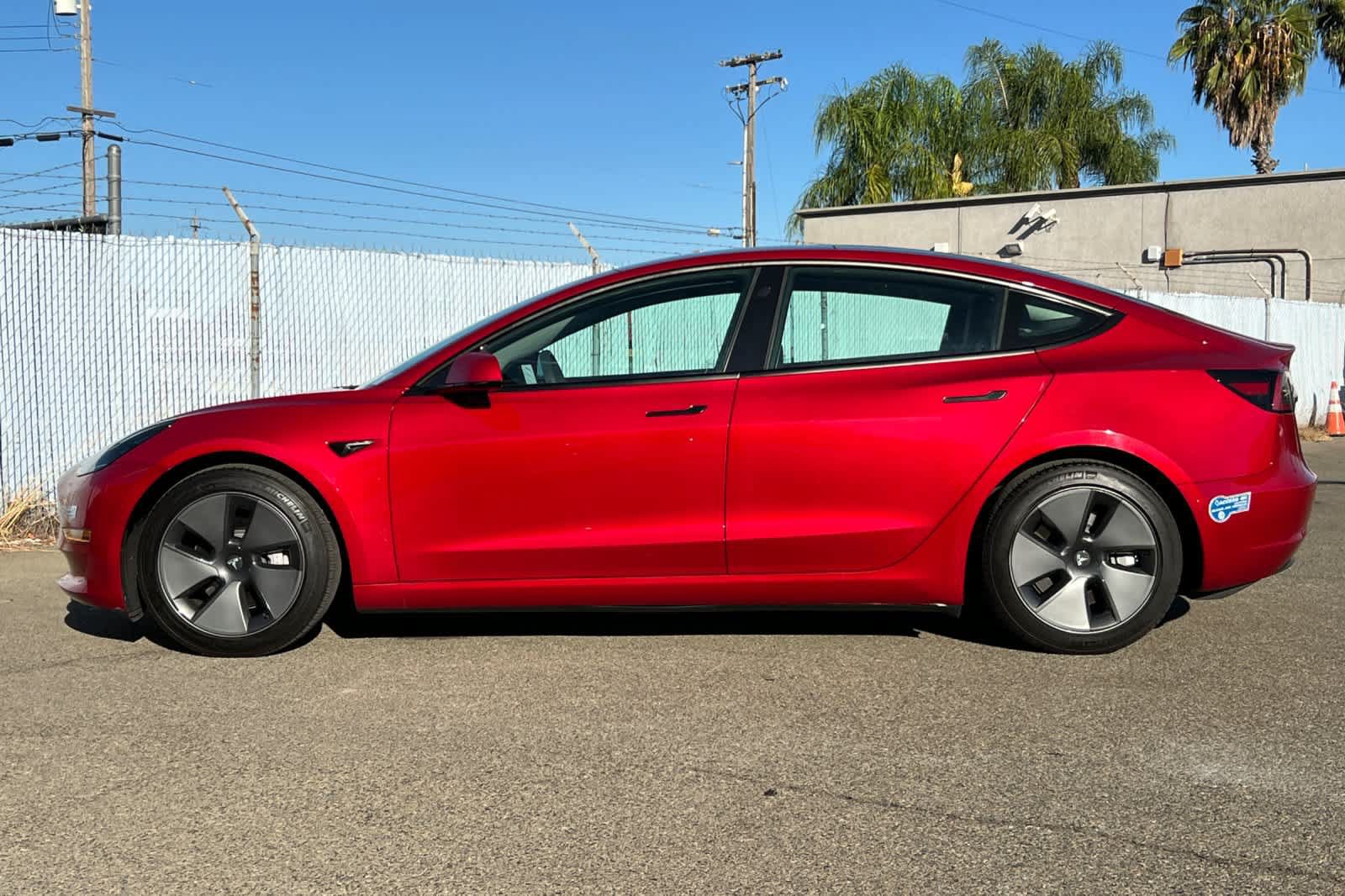 Used 2021 Tesla Model 3 Standard Range Plus RWD image 2