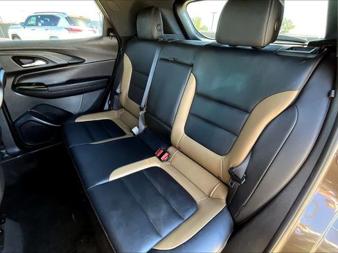 Used 2021 Chevrolet TrailBlazer ACTIV w/ Technology Package image 16