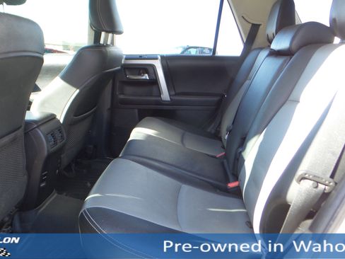 Used 2017 Toyota 4Runner SR5 Premium image 19