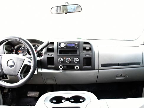 Used 2011 Chevrolet Silverado 3500 W/T image 14