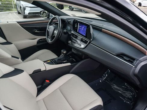 Used 2024 Lexus ES 350 w/ Premium Package FWD image 15