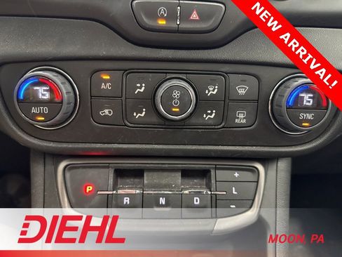 Used 2023 GMC Terrain AT4 w/ Infotainment Package II image 31