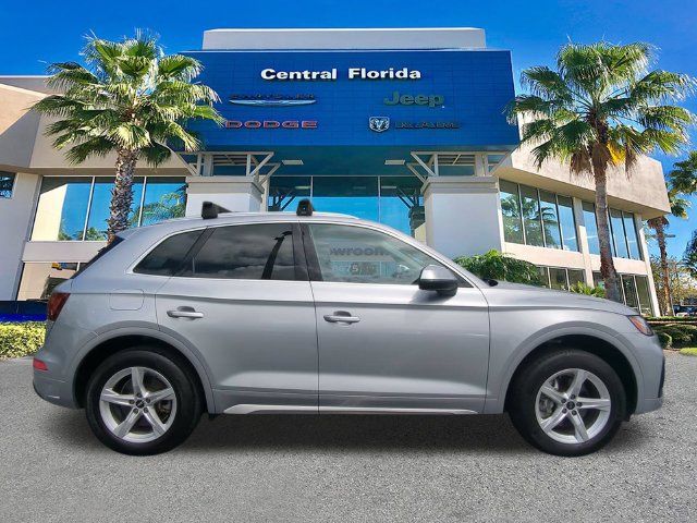 Used 2021 Audi Q5 2.0T Premium w/ Convenience Package AWD/4WD image 4