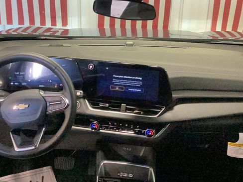 New 2026 Chevrolet Equinox LT w/ Convenience Package II image 10