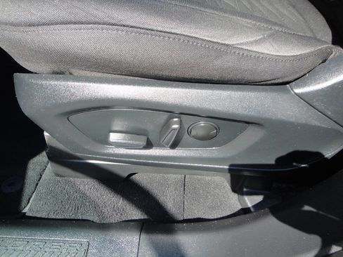 Used 2021 Ford Explorer XLT AWD/4WD image 10