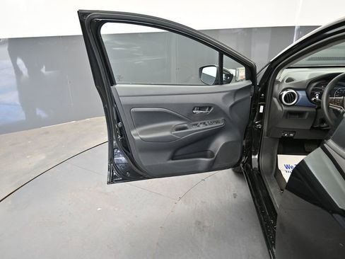 Used 2025 Nissan Versa SV FWD image 21