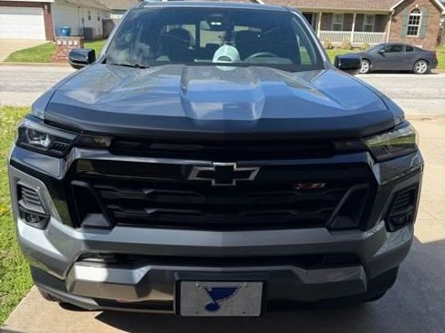 Used 2025 Chevrolet Colorado Z71 w/ Z71 Convenience Package 2 image 2