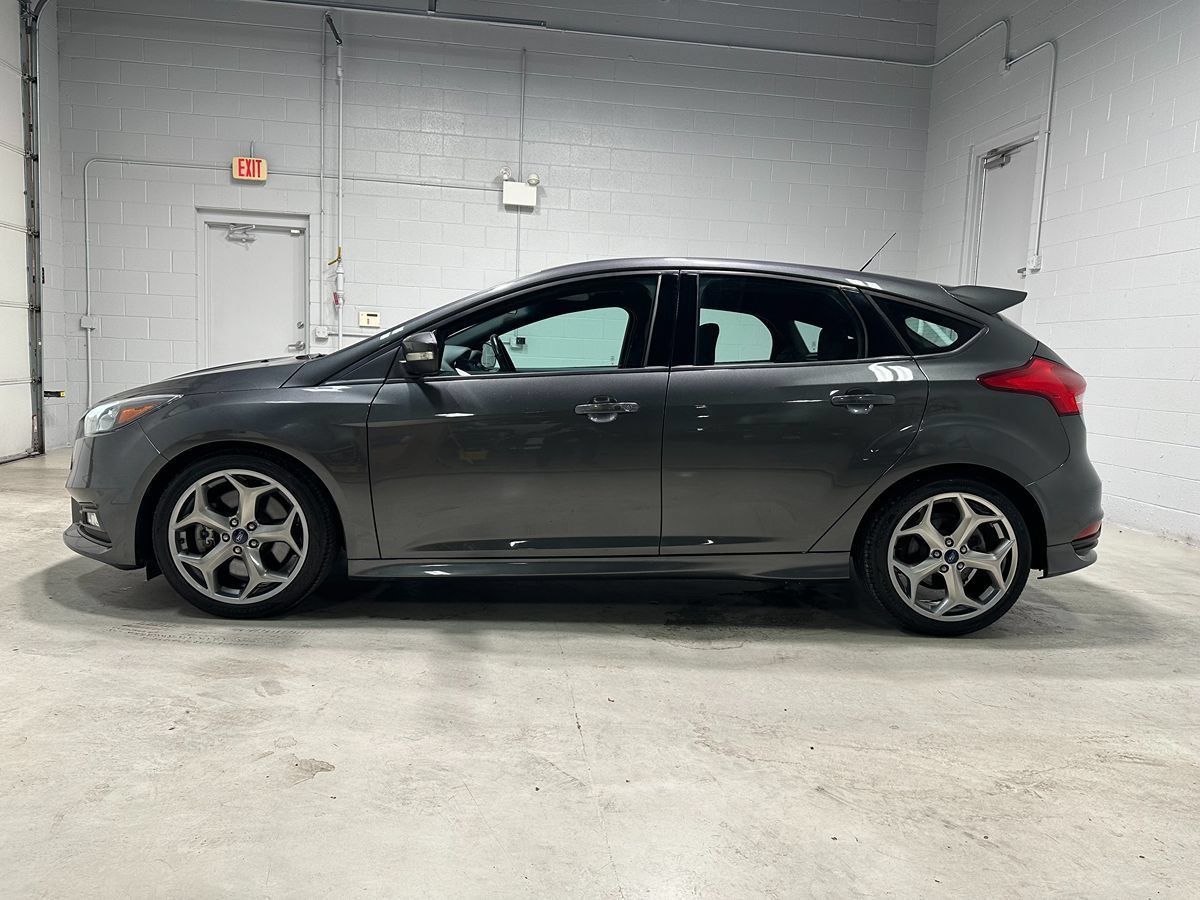 Used 2016 Ford Focus ST FWD image 16