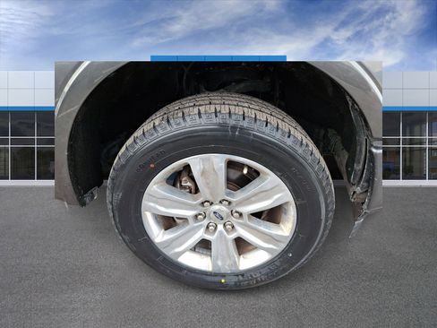 Used 2019 Ford F150 Platinum image 8