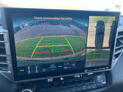 Used 2024 Toyota Tundra Limited image 22