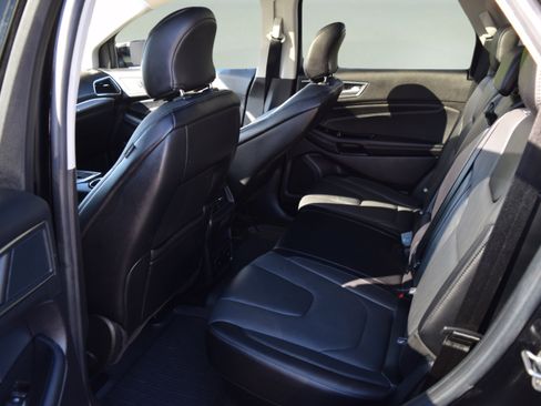 Used 2018 Ford Edge Titanium w/ Equipment Group 301A image 8