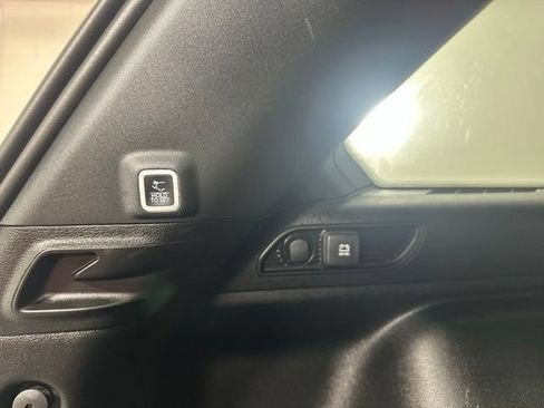 Used 2025 Jeep Grand Cherokee Altitude AWD/4WD image 31