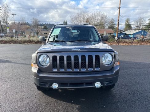 Used 2016 Jeep Patriot High Altitude image 2