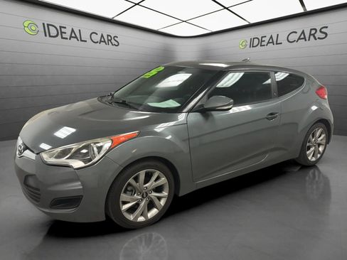 Used 2016 Hyundai Veloster FWD image 1