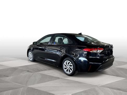 Used 2025 Toyota Corolla LE FWD image 6