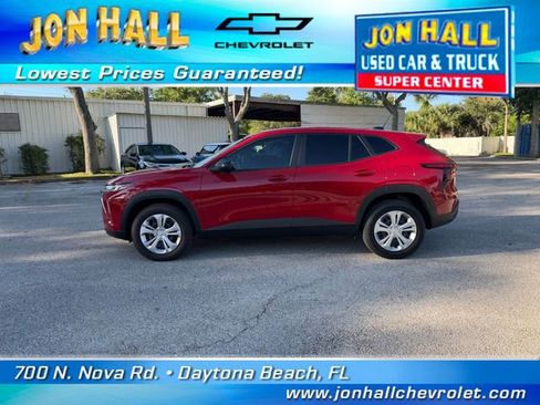 Used 2026 Chevrolet Trax LS FWD image 4