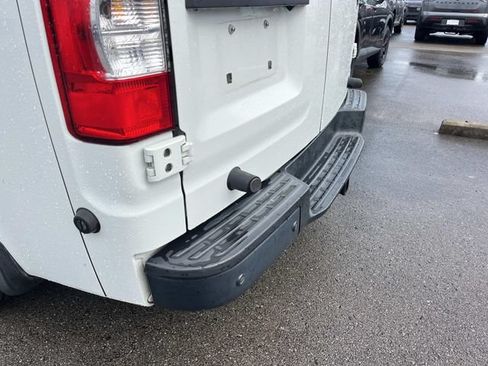 Used 2018 Nissan NV 2500 SV w/ Rear Door Glass Package RWD image 9