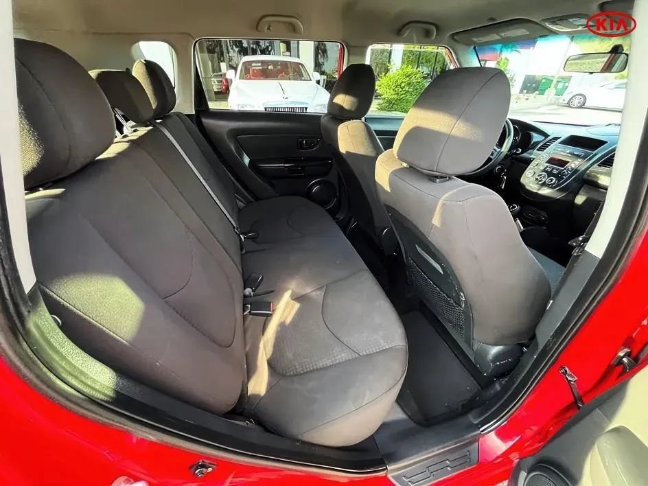 Used 2013 Kia Soul FWD image 16