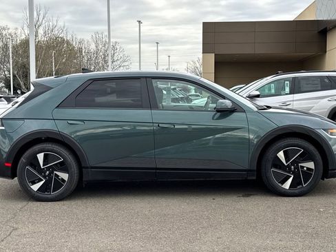 New 2026 Hyundai Ioniq 5 SE image 3