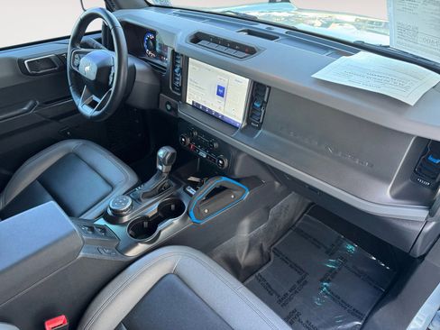Used 2024 Ford Bronco Black Diamond w/ Sasquatch Package image 15