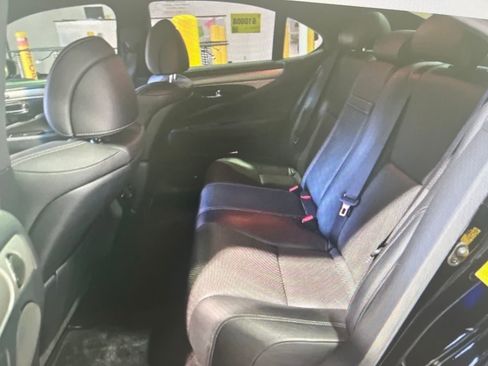 Used 2013 Lexus LS 460 w/ F-Sport Pkg RWD image 10