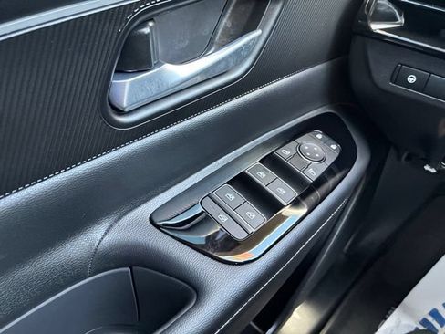 Certified 2025 Nissan Murano SV AWD/4WD image 37