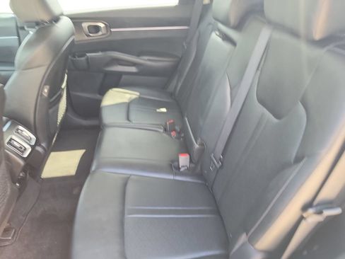 Used 2022 Kia Sorento S FWD image 16