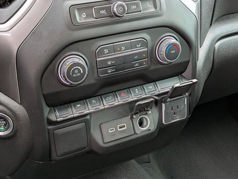 Used 2022 Chevrolet Silverado 1500 Custom RWD image 17
