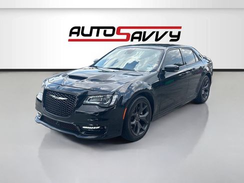 Used 2023 Chrysler 300 S w/ Comfort Group RWD image 3