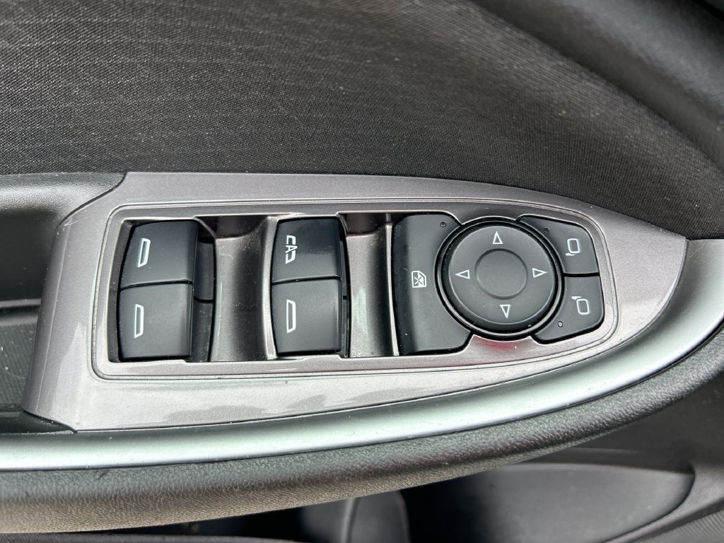 Used 2025 Chevrolet Malibu LT FWD image 13