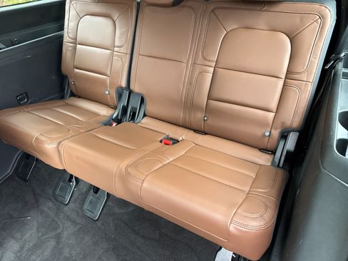 Used 2022 Lincoln Navigator Reserve AWD/4WD image 15