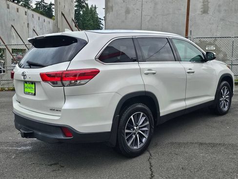 Used 2019 Toyota Highlander XLE AWD/4WD image 7