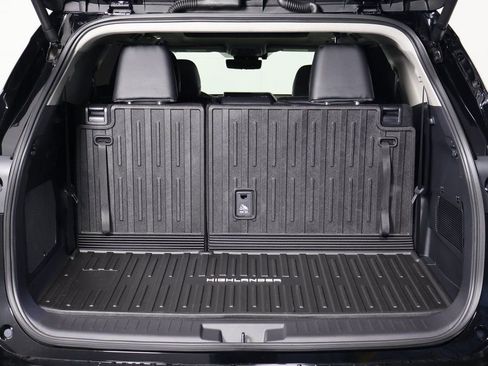 New 2026 Toyota Highlander Platinum AWD/4WD image 9