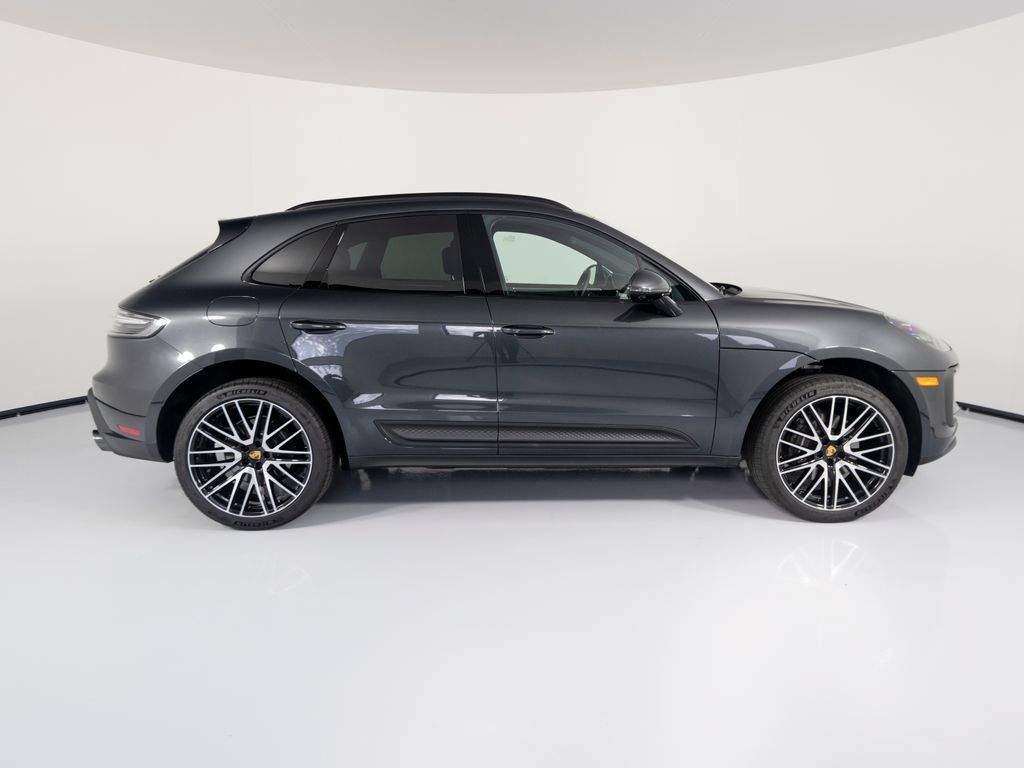 Certified 2026 Porsche Macan AWD/4WD image 12