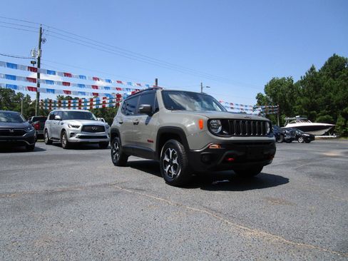 Used 2021 Jeep Renegade Trailhawk w/ Trailer Tow Group AWD/4WD image 7