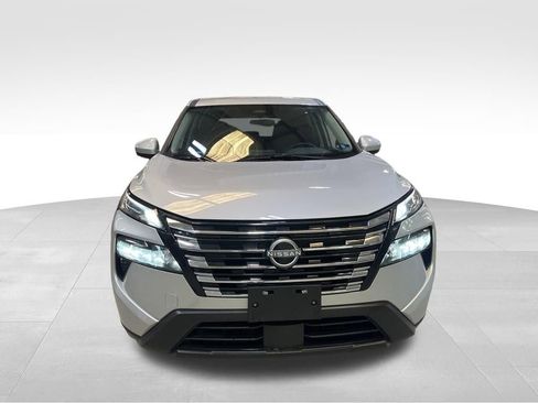 Used 2025 Nissan Rogue SV FWD image 9