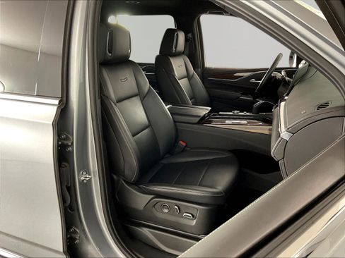 Used 2024 Cadillac Escalade Luxury w/ LPO, Floor Liner Package AWD/4WD image 29