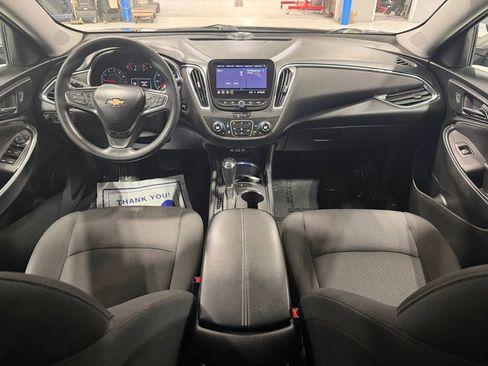 Used 2020 Chevrolet Malibu LT FWD image 31