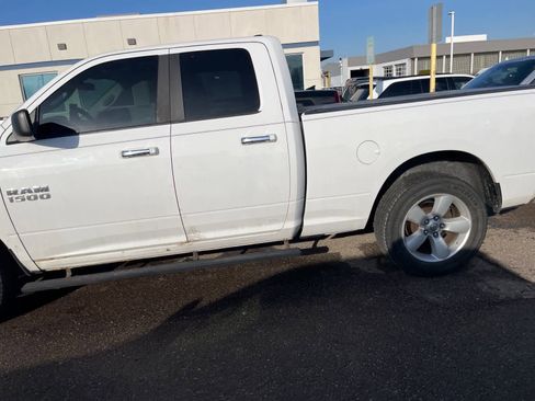 Used 2017 RAM 1500 Classic SLT image 4