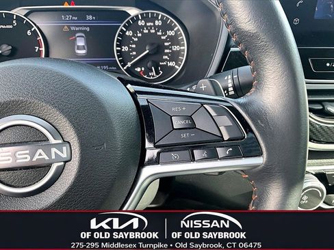 Used 2023 Nissan Altima 2.5 SR w/ SR Premium Package image 10