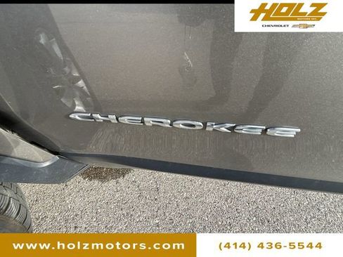 Used 2018 Jeep Cherokee Limited image 30